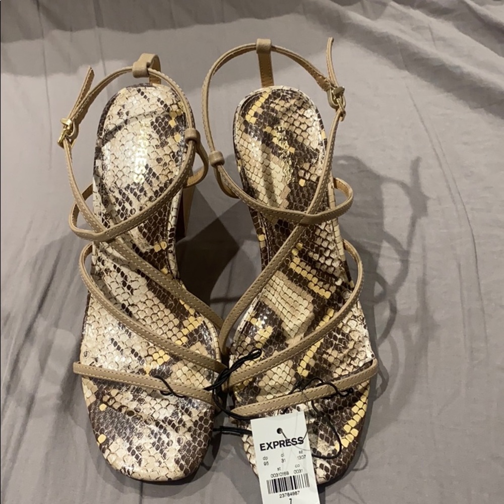 Express nude strapping square heel - Picture 2 of 4